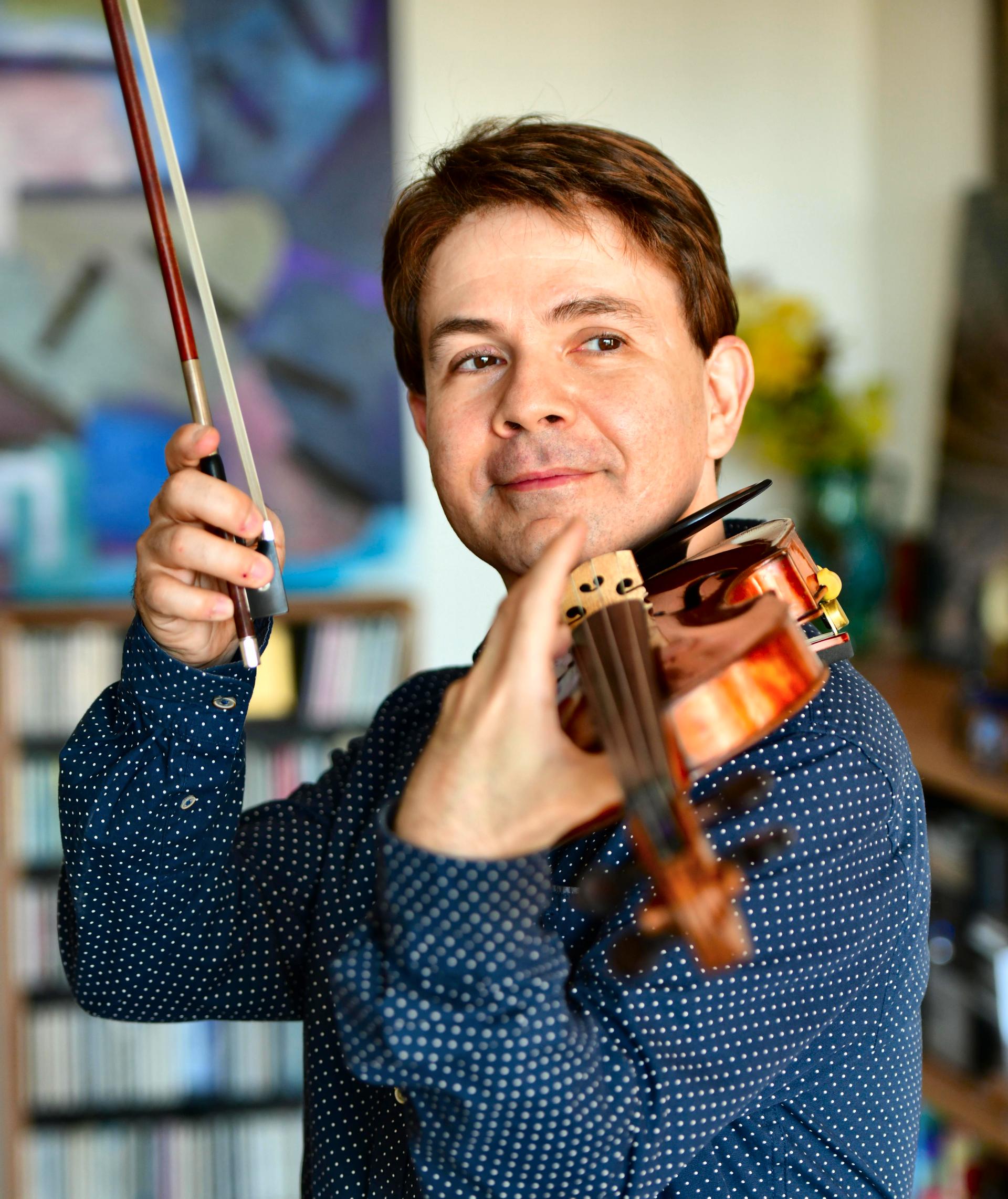 Levine faculty member Leo Sushansky