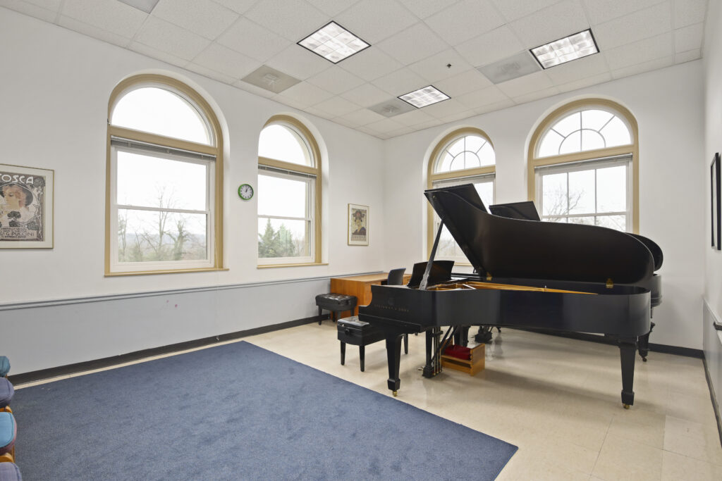 First Floor Corner Studio