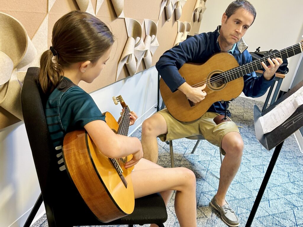 03-4, Marimbas - Focus Guitar