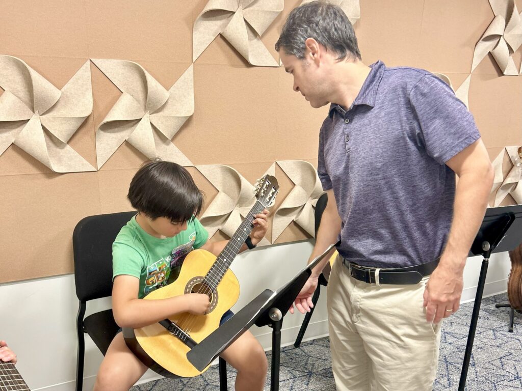 Didgeridoos, 4-6, Guitar Focus