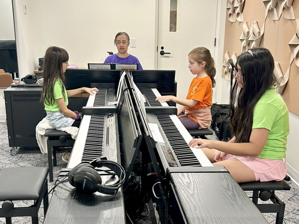 Didgeridoos and Rondadors, 3-6, Piano Focus