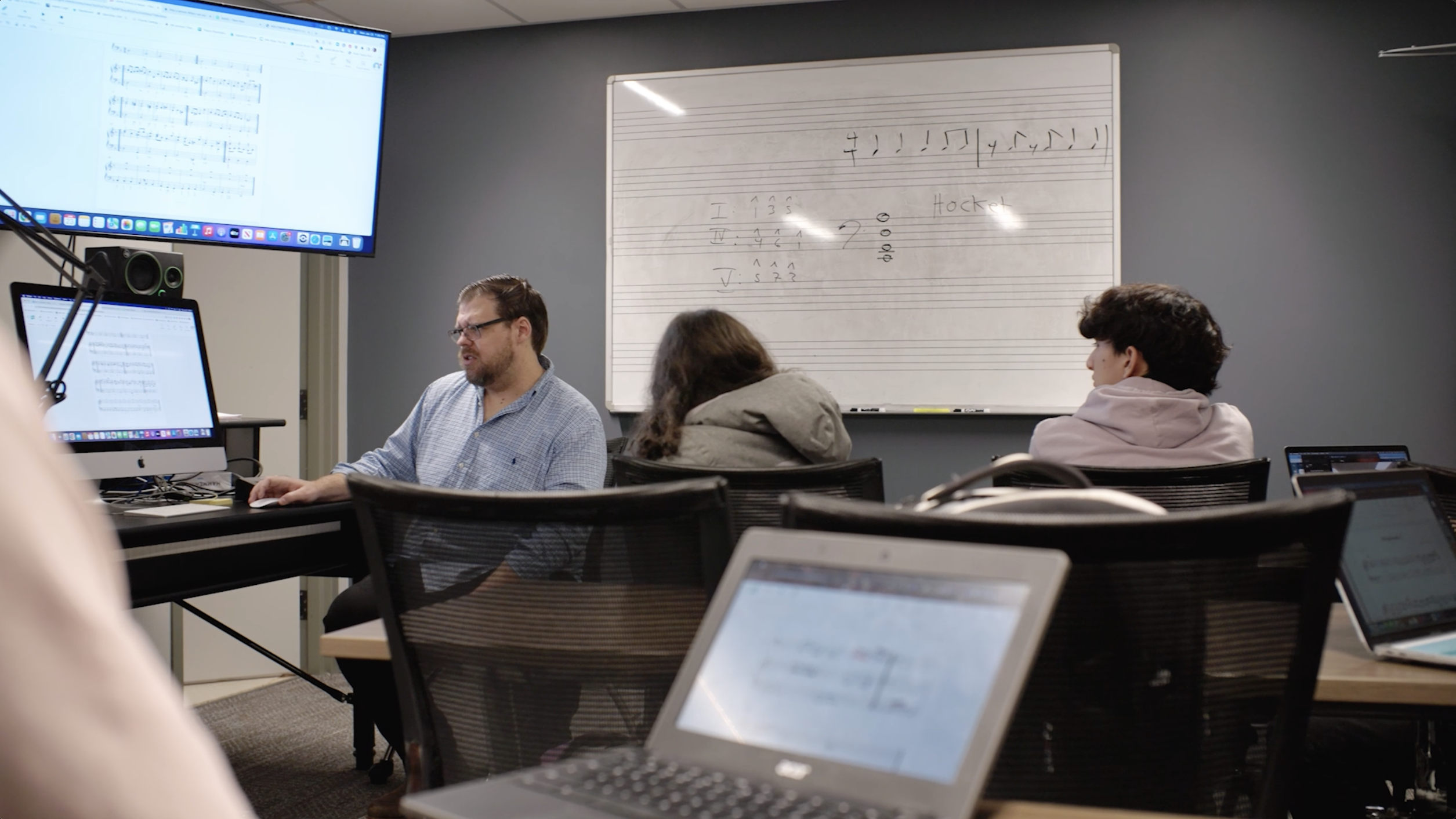 A music theory class in action.
