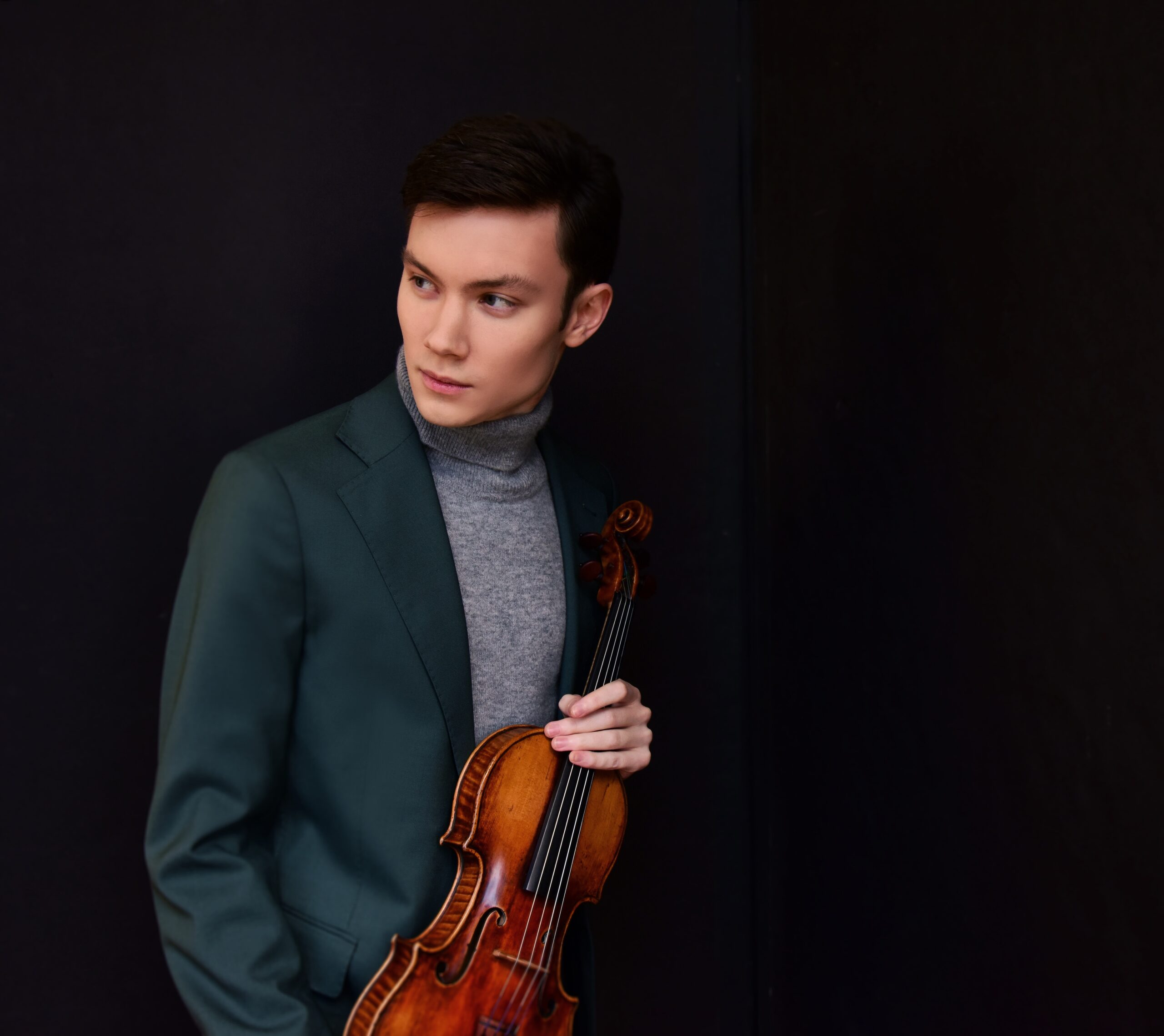 Violinist Oliver Neubauer