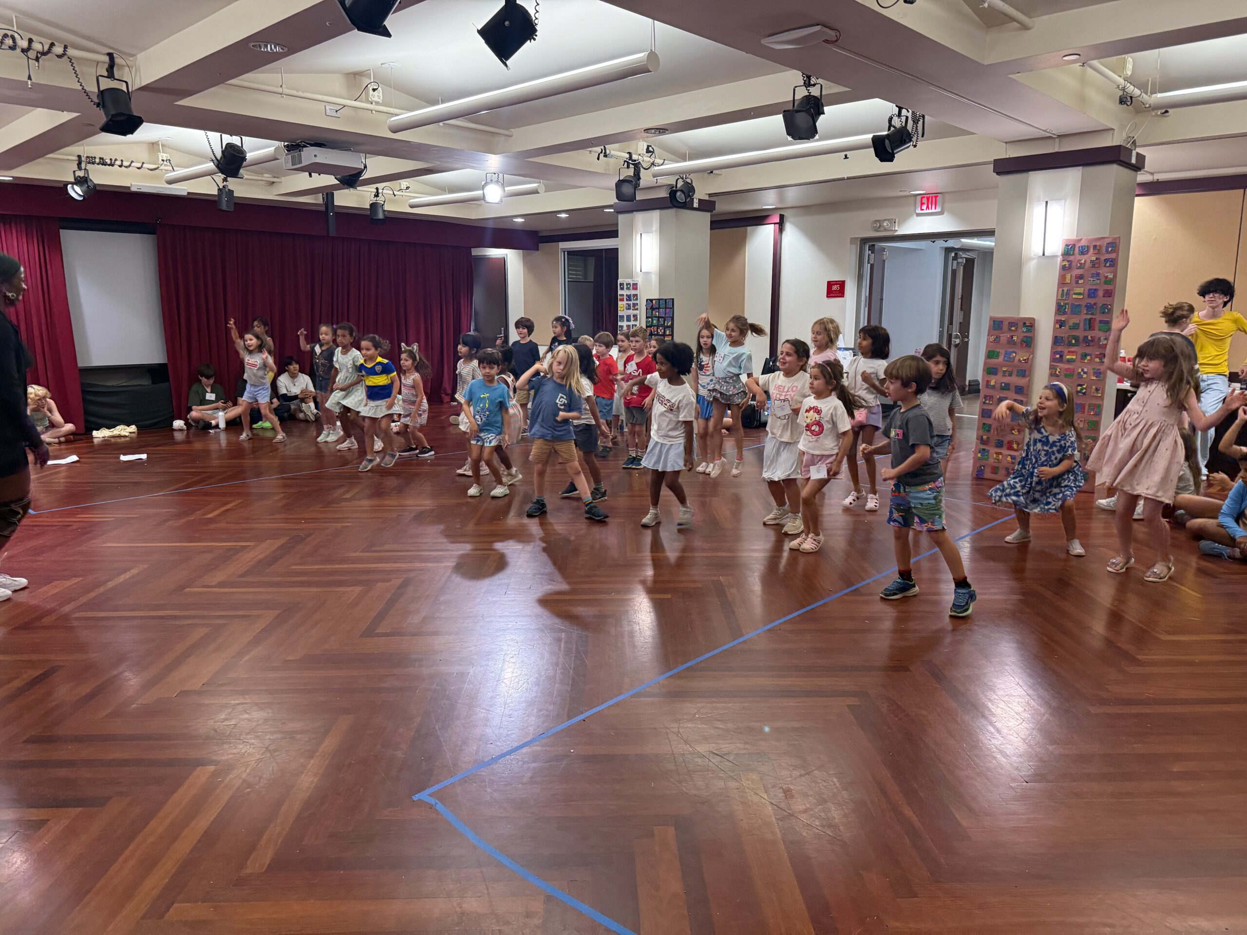 1's dance rehersal